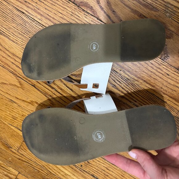 Gap Leather Toe-Ring Sandal - Size 7 - Picture 5 of 5